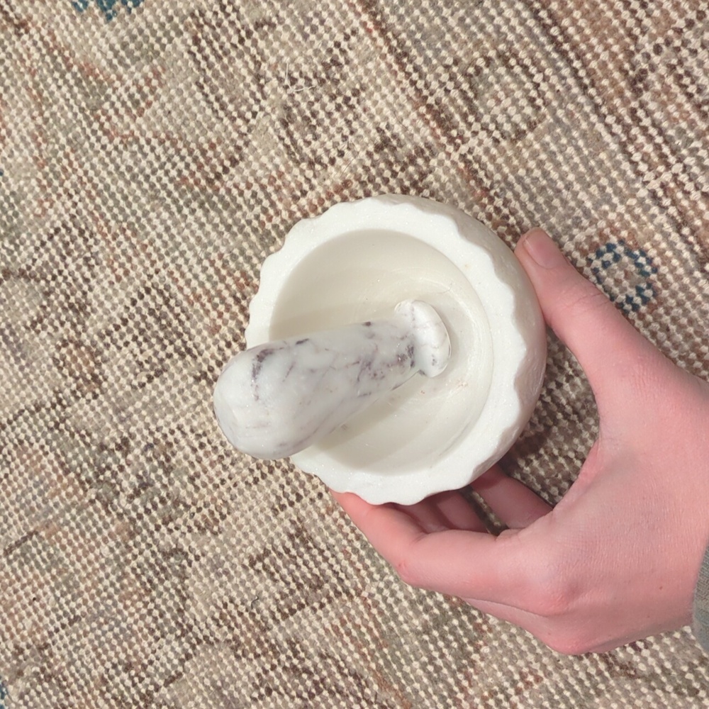 White Marble Mortar and Pestle Set - Picture 3 of 4